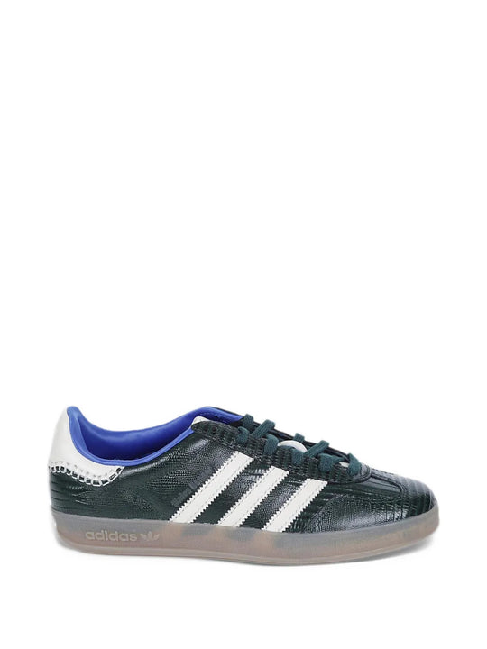 Green shoes, front view