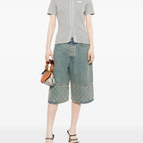 Grey t-shirt, full body view