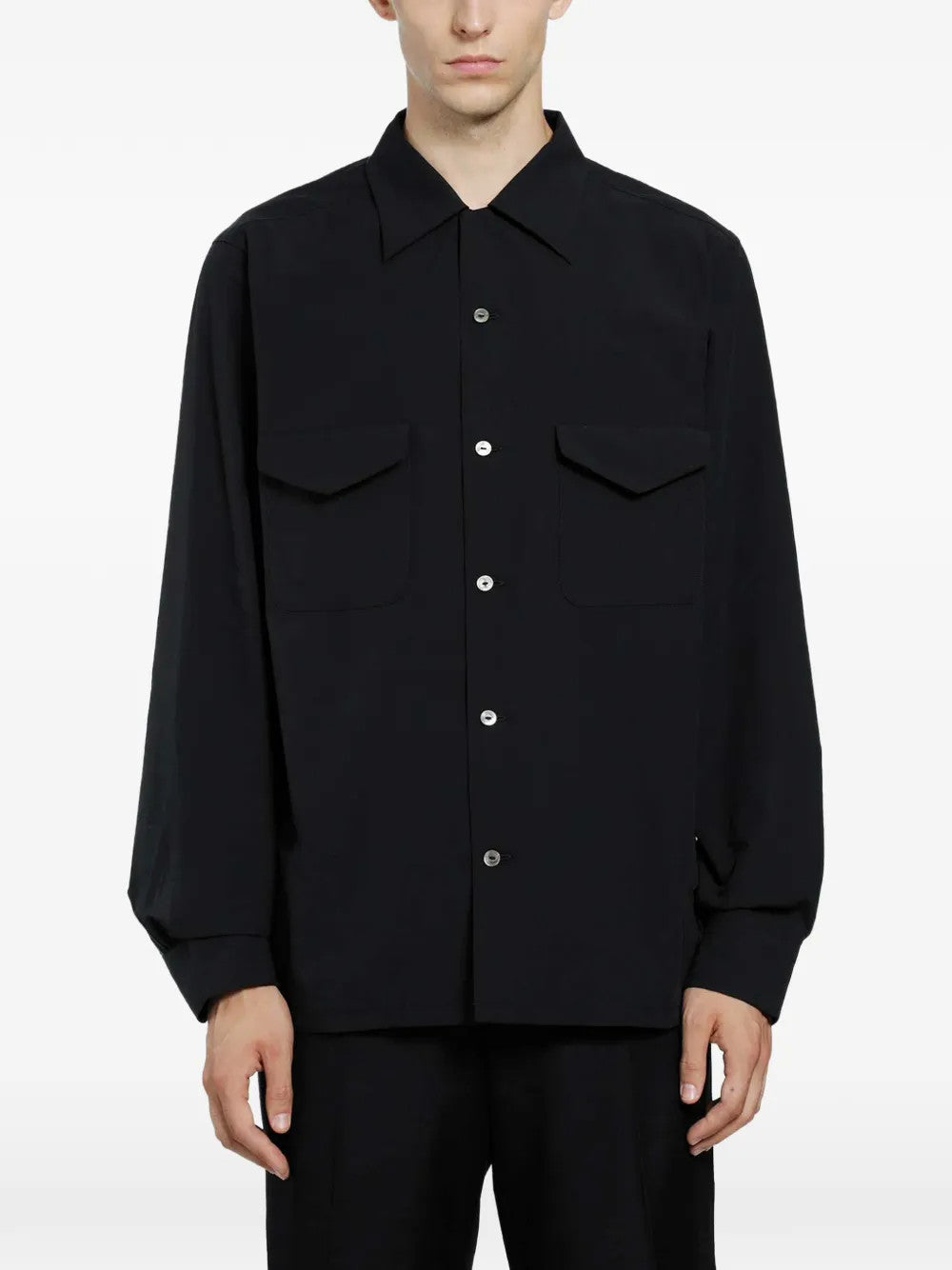 Black shirt, full body view