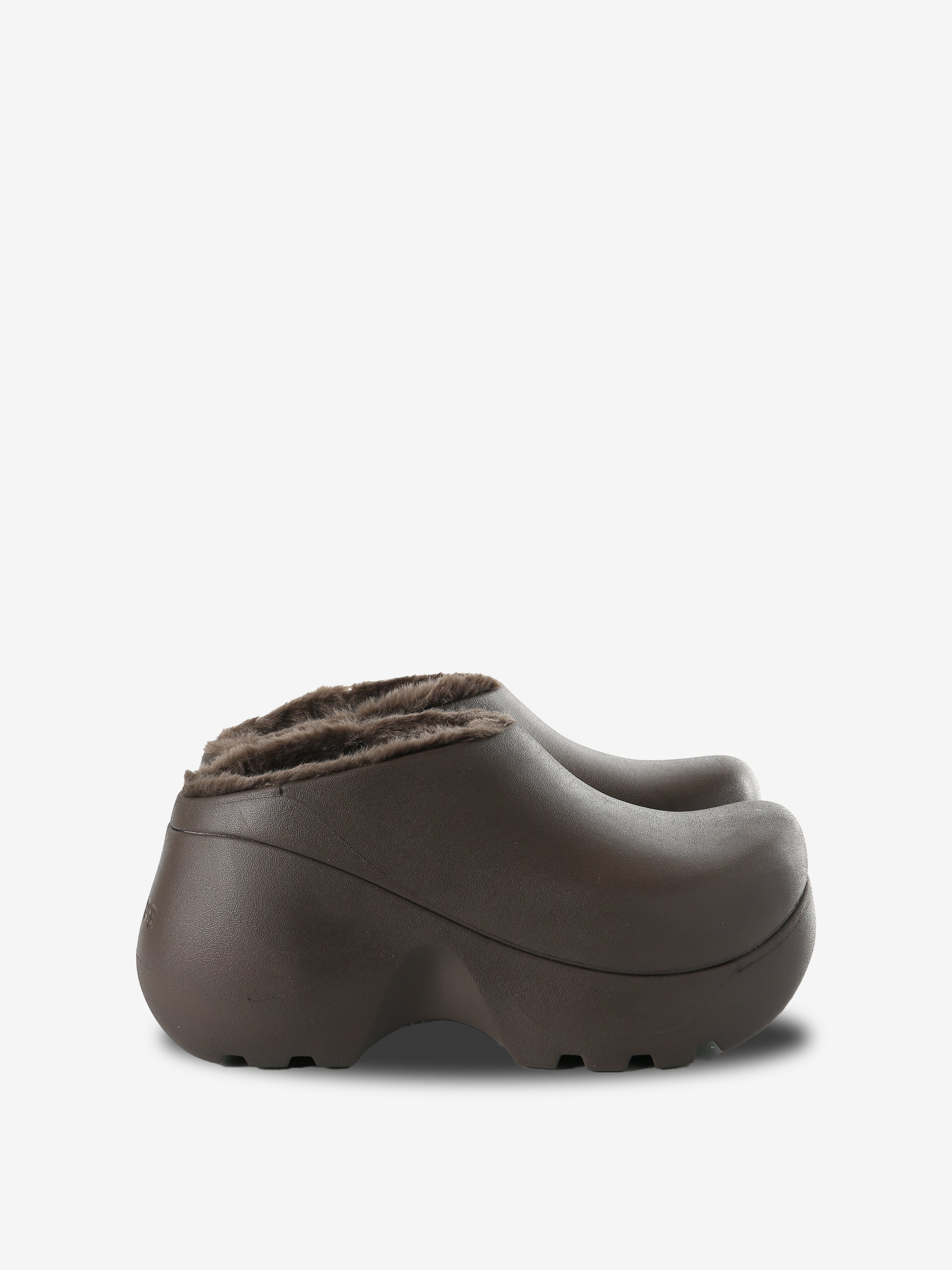 Brown shoes,front view