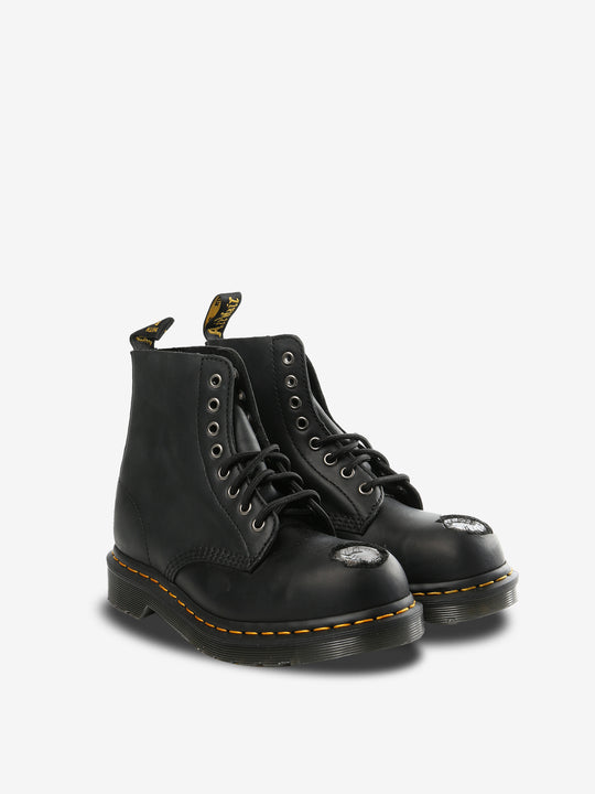 Black boots,side view