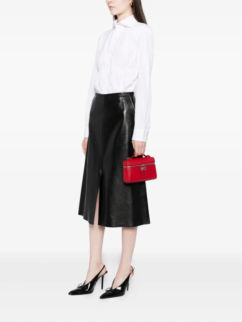 Red bag, full body view