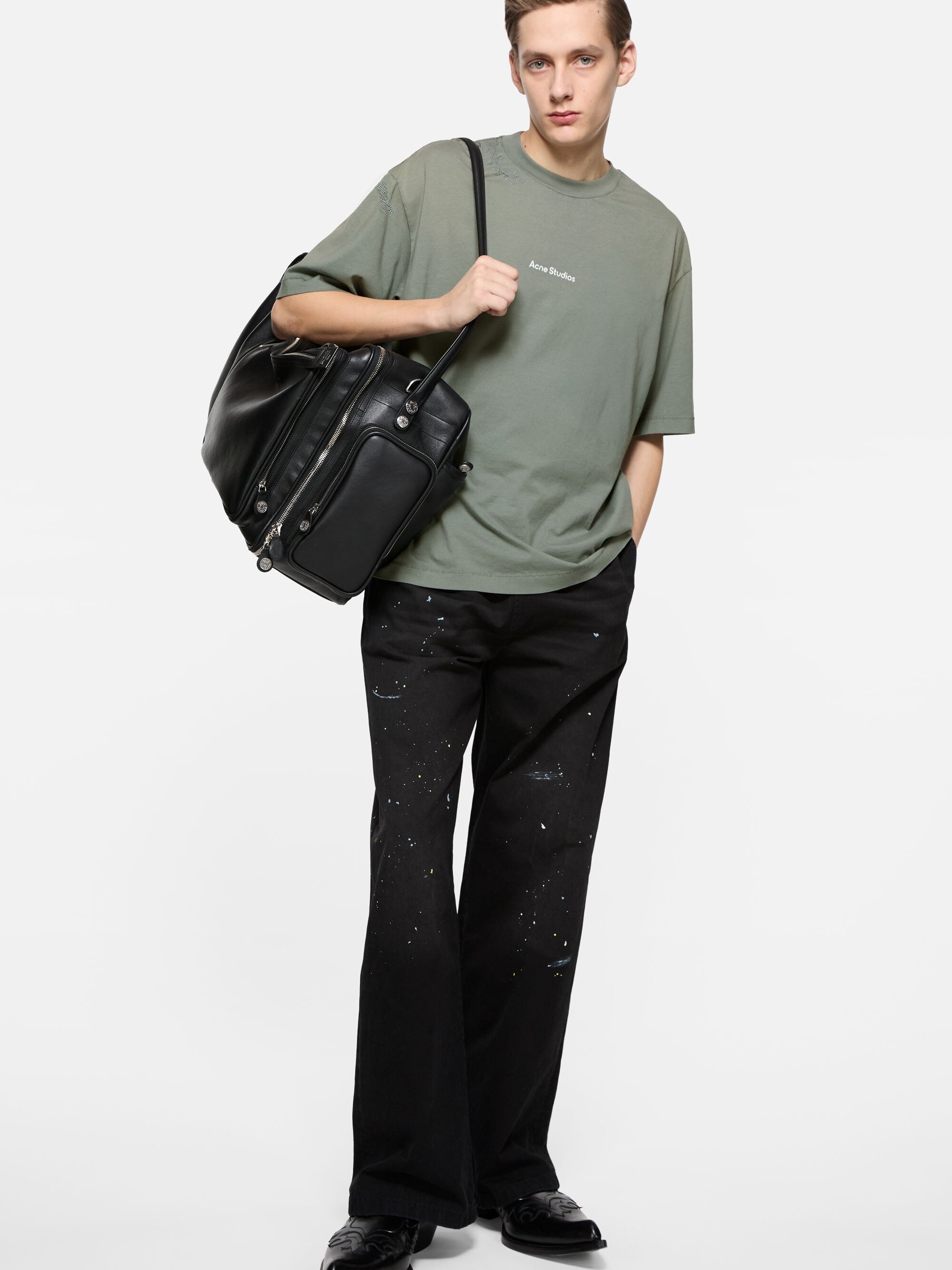 Green t-shirt, full body view