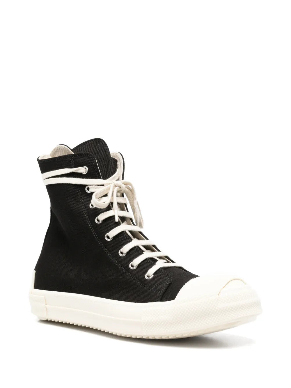 Black shoes, front view