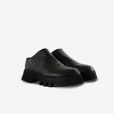 Black shoes, front view