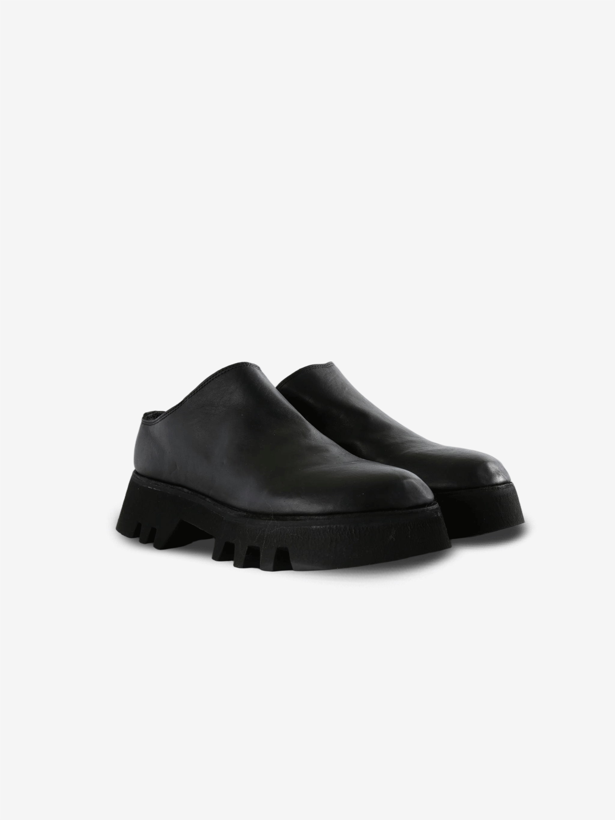 Black shoes, front view