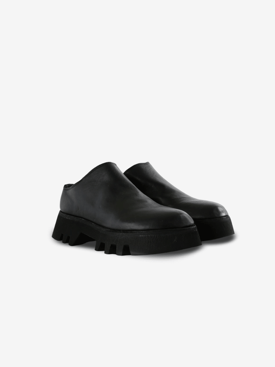 Black shoes, front view