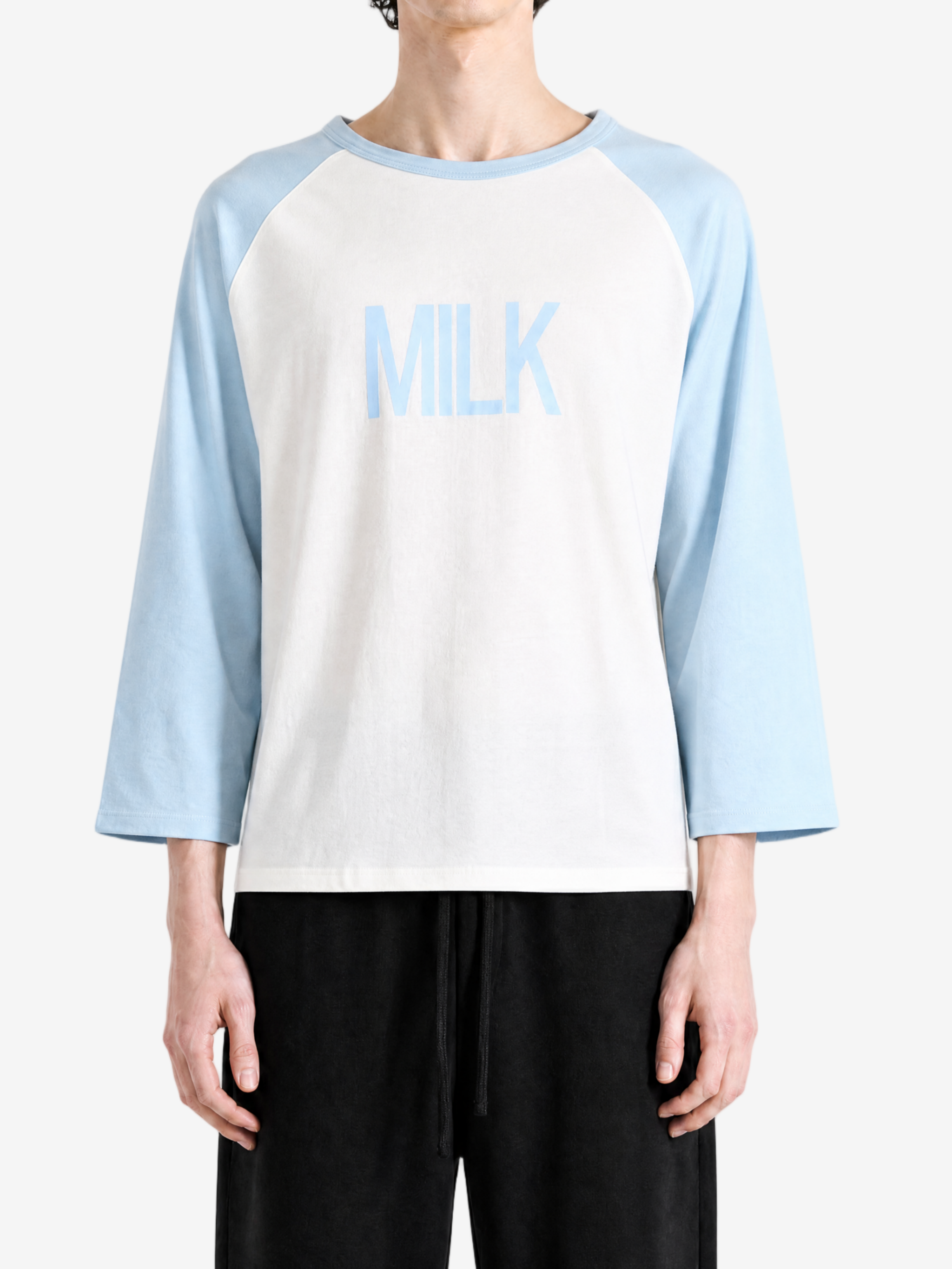 Blue t-shirt, full body view