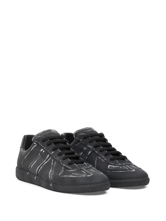 Black shoes, front view