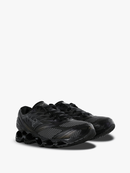 Black shoes, front view