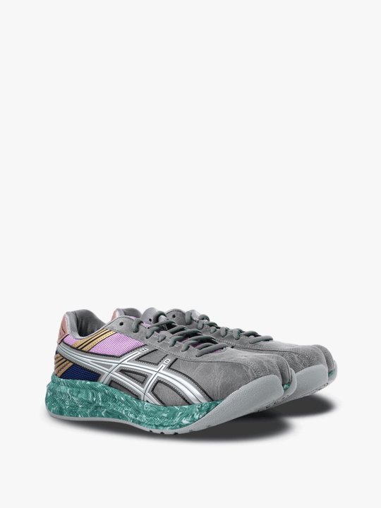 Grey shoes, front view