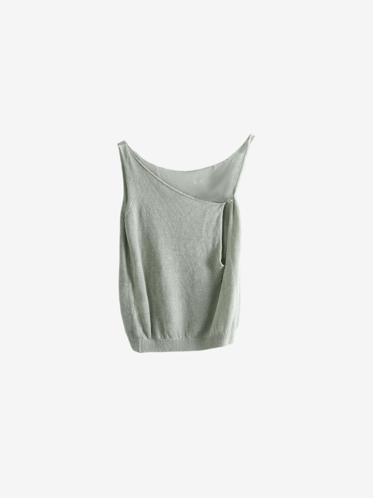 Green top, back view