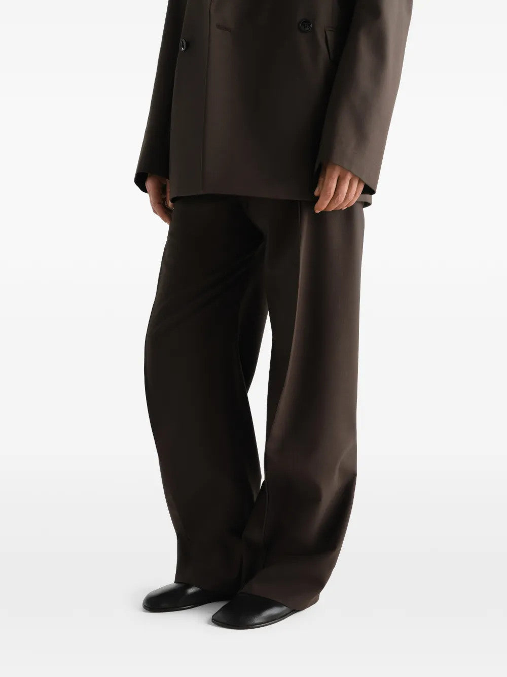 Black shoes, full body view