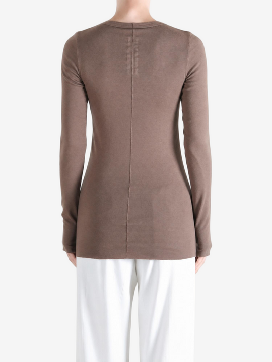 Brown t-shirt, full body view