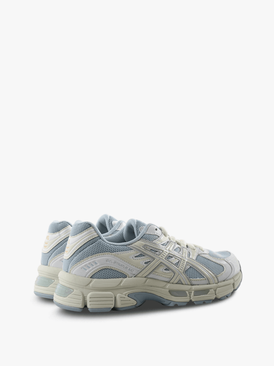 Blue shoes, front view