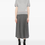 Grey t-shirt, full body view