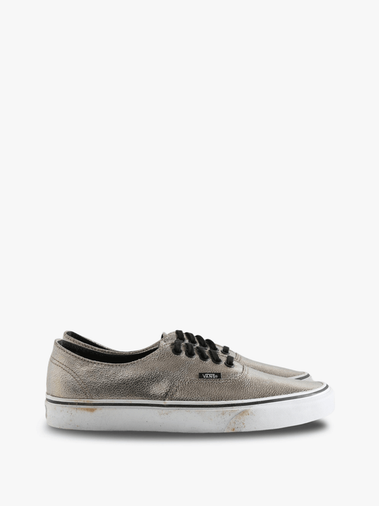Grey shoes, front view