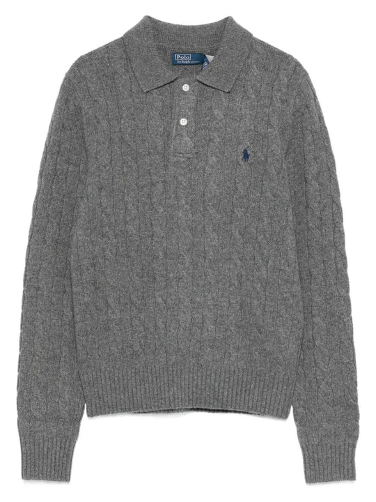 Grey knitwear, front view