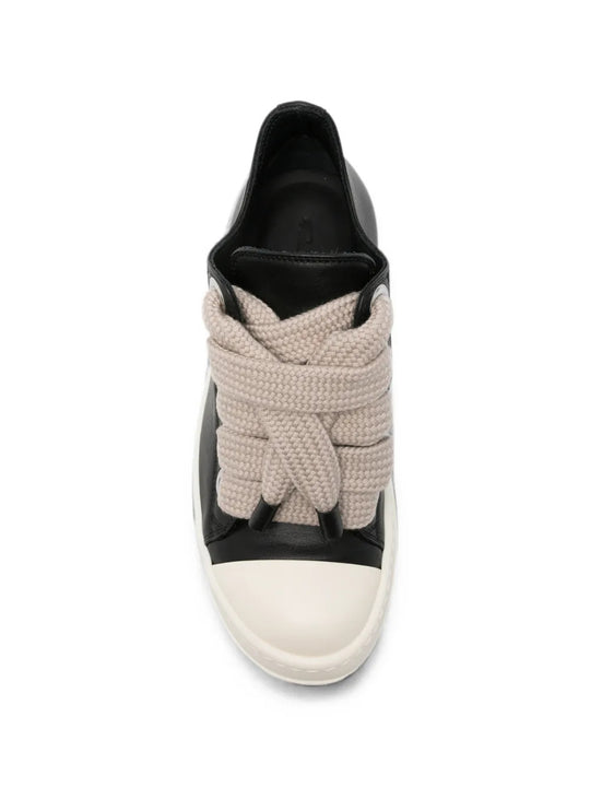 Black shoes, front view