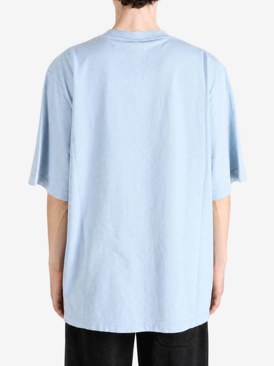 Blue t-shirt, full body view