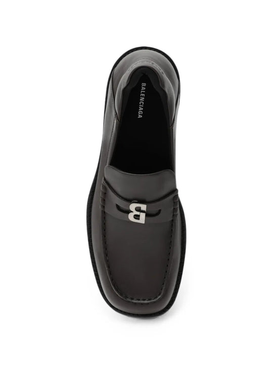 Brown shoes, front view