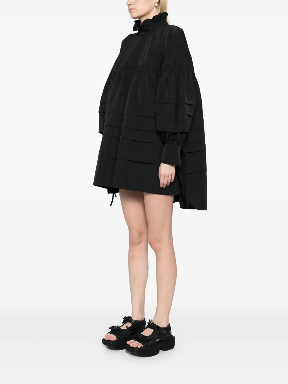 Black dress,full body view