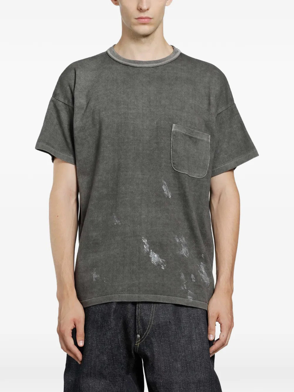 Grey t-shirt, full body view