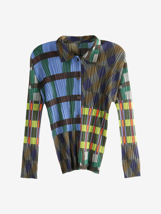 Blue shirt, front view