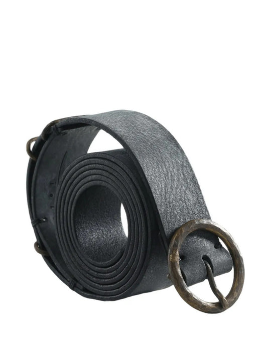 Black accessories, front view