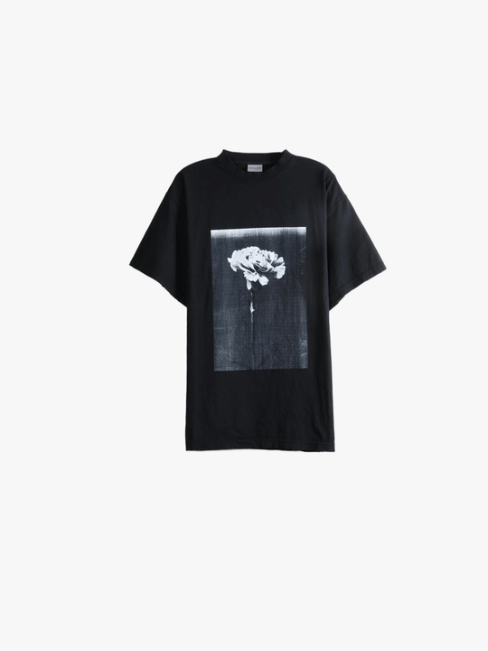 Black t-shirt, front view