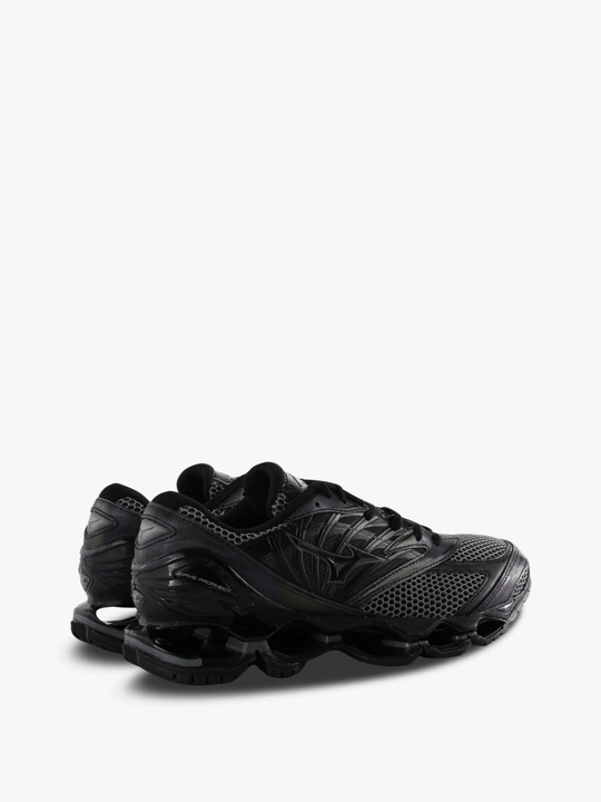 Black shoes, front view