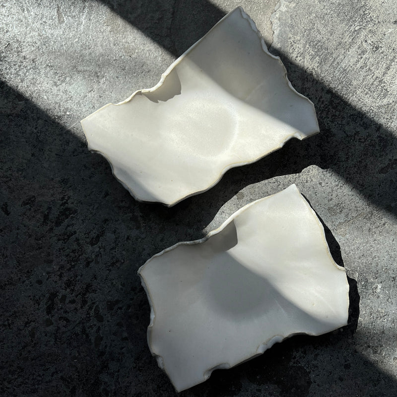 SHIN WON YOON White Stone Paper Plate Medium